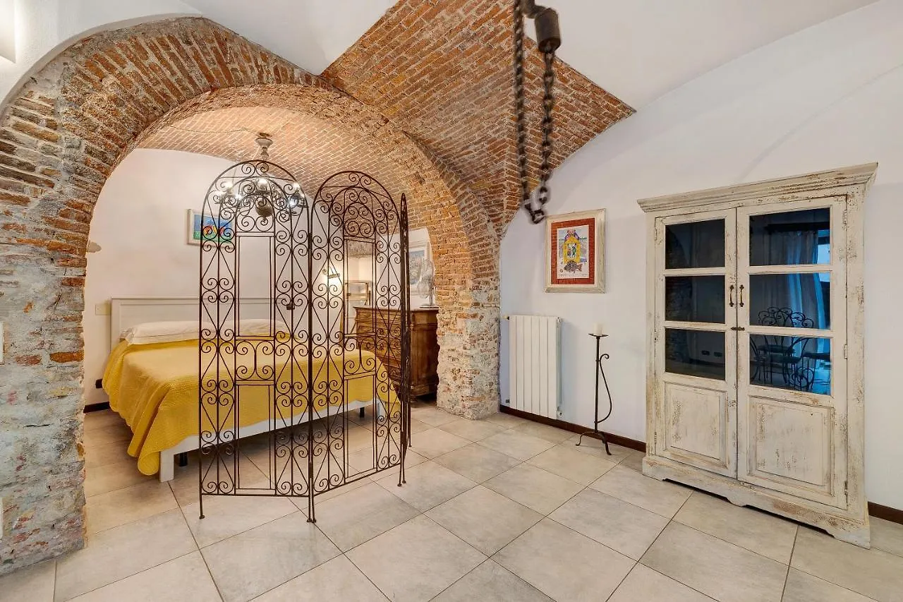Apartment Appartamento In Villa Saccone Finale Ligure
