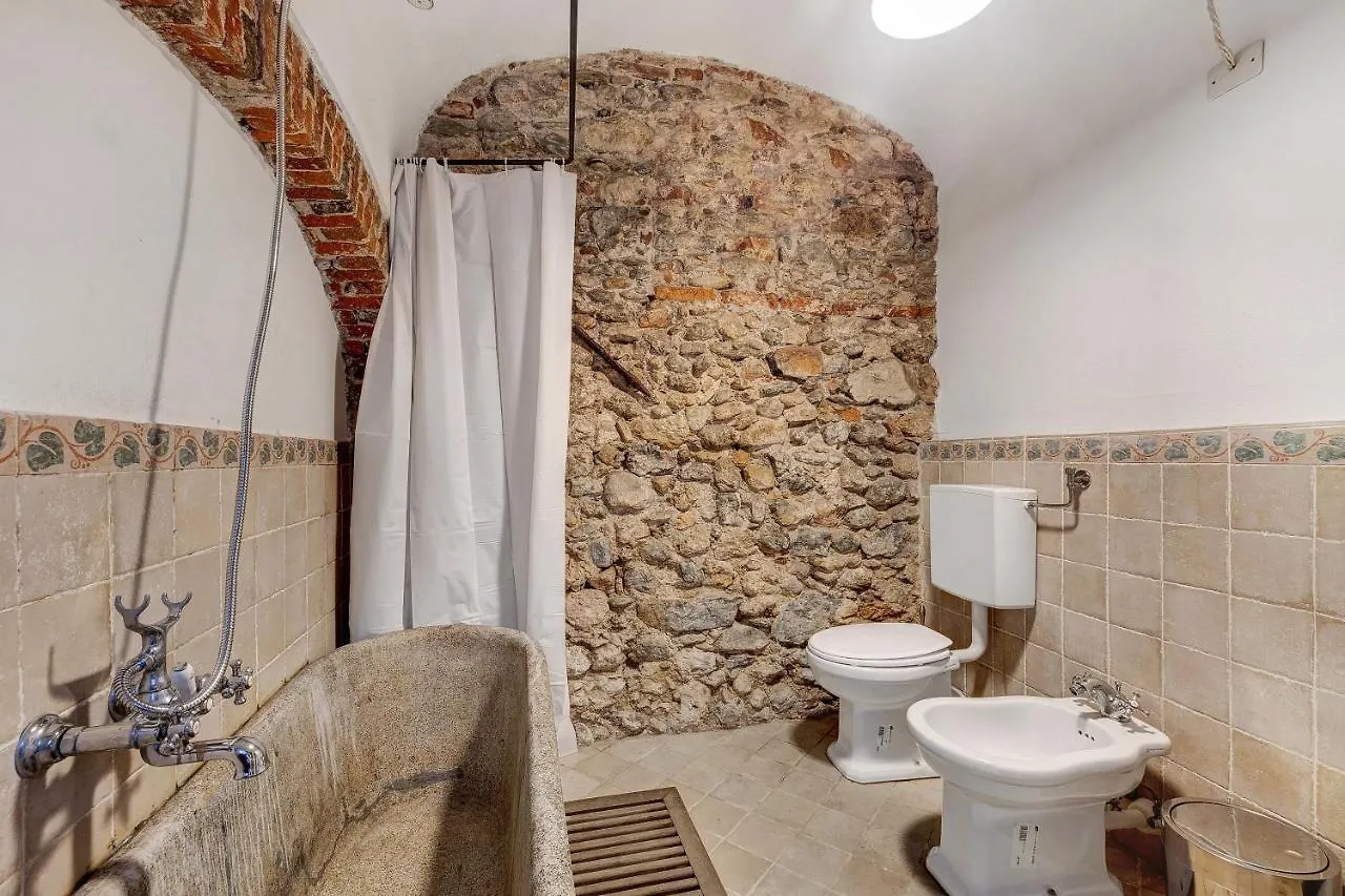 Appartamento In Villa Saccone Finale Ligure Italy