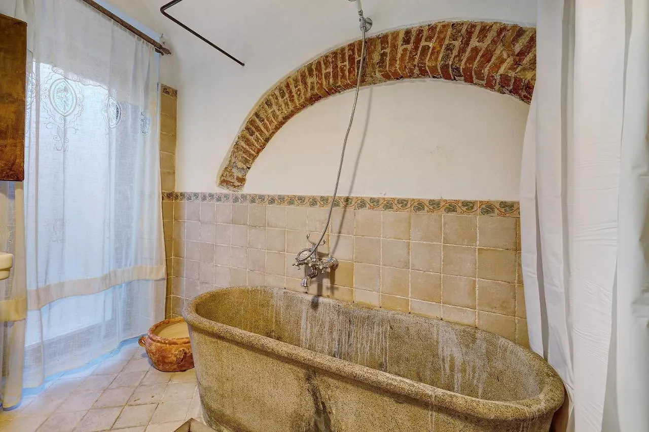 Apartment Appartamento In Villa Saccone Finale Ligure